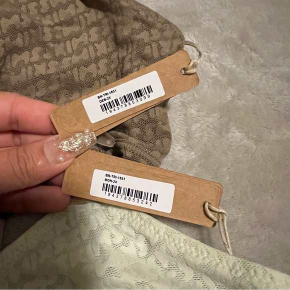 SKIMS Bundle 2 Logo Mesh Triangle Bralettes - Picture 2 of 4